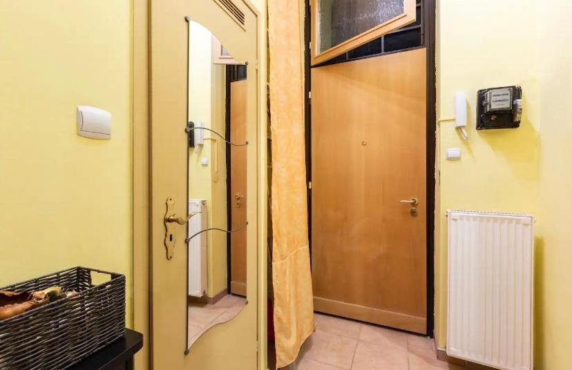 Cherry Blossom Designer Apartment In The Center With Free Parking Budapest Exteriör bild